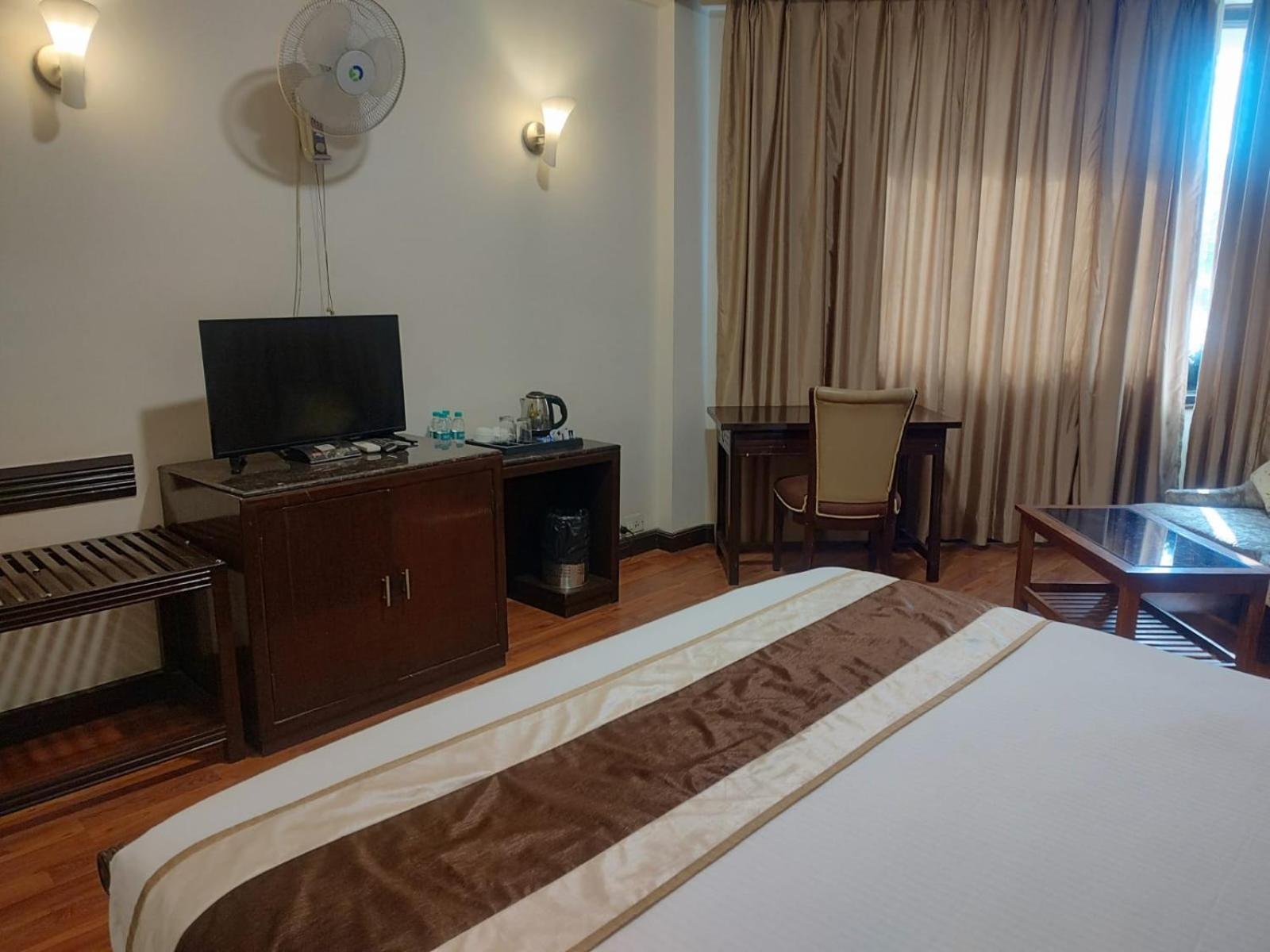 Luxera Hotels & Resorts New Delhi Exterior photo