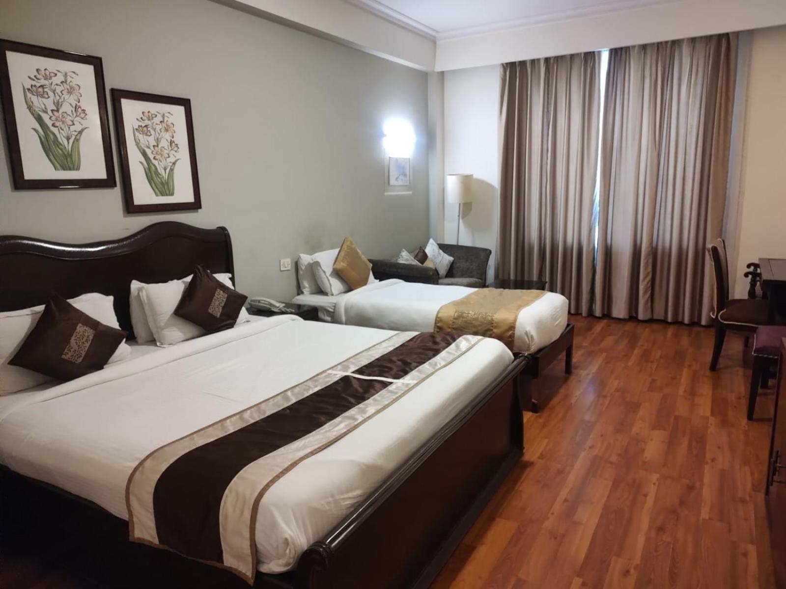 Luxera Hotels & Resorts New Delhi Exterior photo