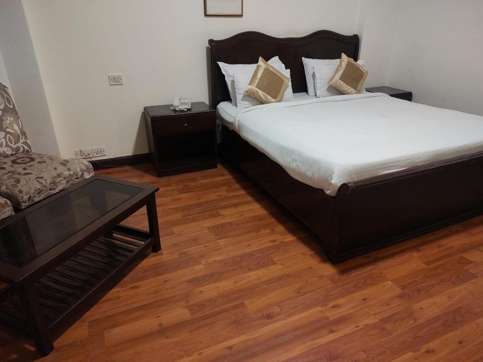 Luxera Hotels & Resorts New Delhi Exterior photo