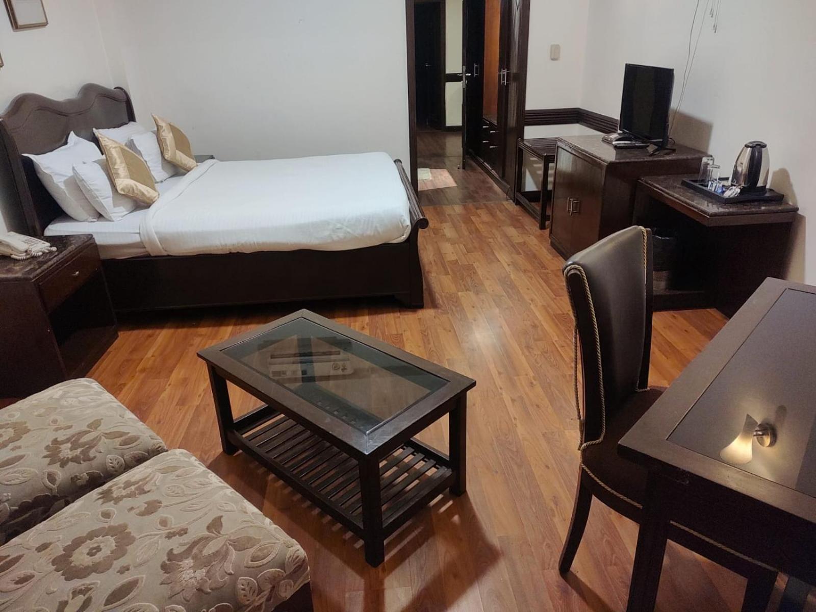 Luxera Hotels & Resorts New Delhi Exterior photo